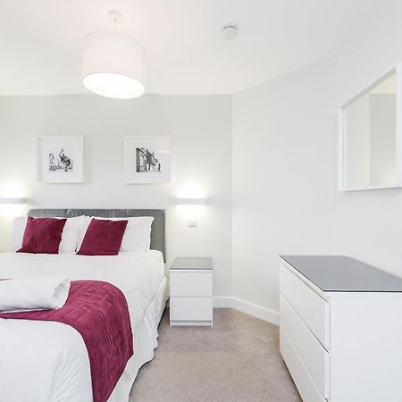 Room Space Service Apartments - New Manor House Bracknell Eksteriør billede
